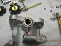 06 Throttle shaft seals and installation 03